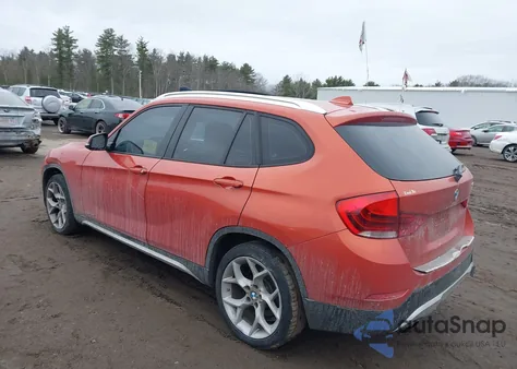 2015 BMW X1 xDrive28I z USA, uszkodzony, nr VIN WBAVL1C52FVY39697